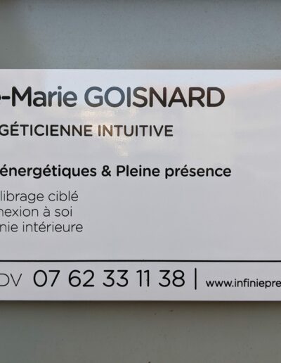 Plaque Professionnelle Lise-Marie Goisnard à Thonon-les-Bains – cabinet de soins énergétiques Infinie Présence