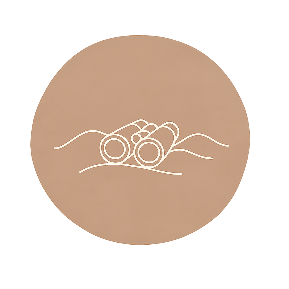 Icône de jumelles posées sur un paysage, symbole de l'exploration, de la curiosité et de l'ouverture.