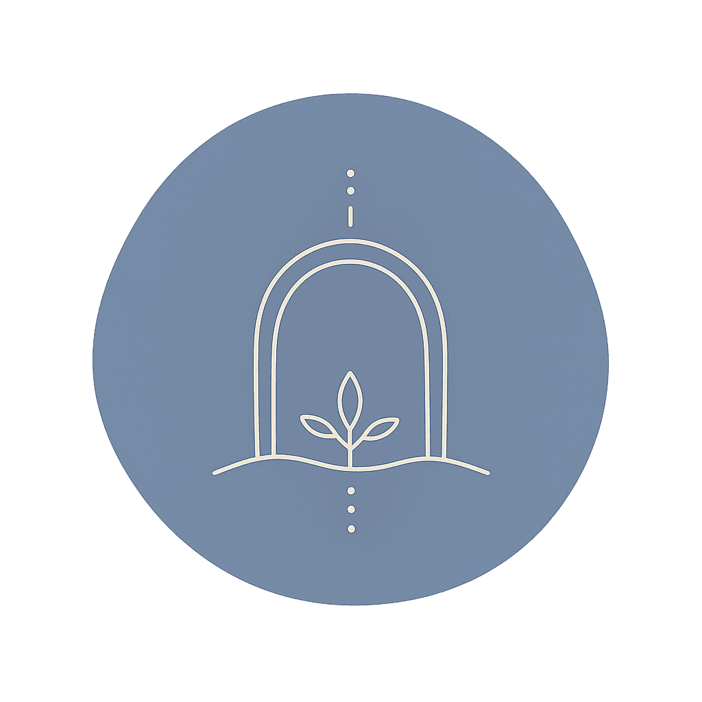 Icône d'une porte ouverte avec une jeune pousse, symbole de l'accueil, de l'écoute et de l'ouverture au changement.